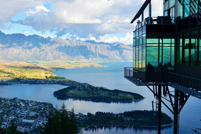 Vivid Experiences of New Zealand