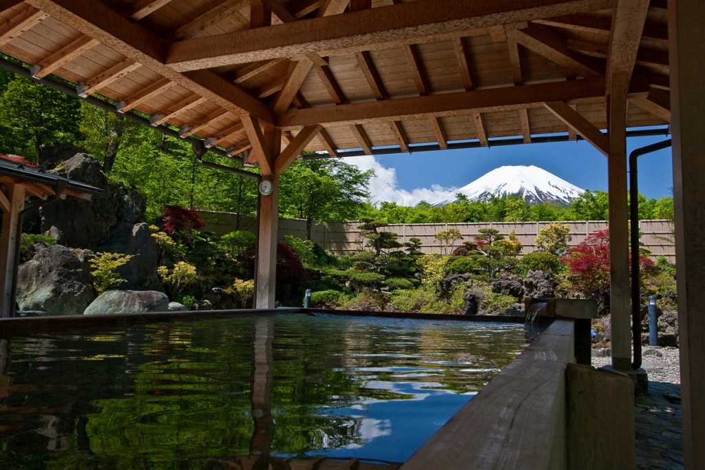Nishiyama Onsen, Japan